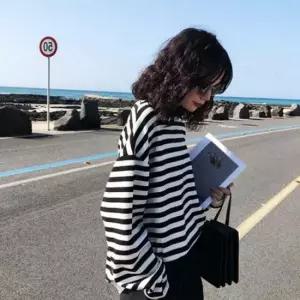 베이직 스트라이프 맨투맨 루즈핏 줄무늬 여성맨투맨