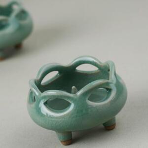 [2개구성] 청자 투각 촛대 캔들홀더 초받침 장식품 도자기소품 미니어처소품 인테리어소품 EW01FCA1