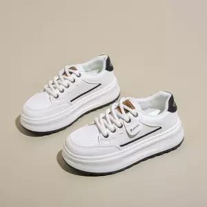 야무치 여자 데일리룩 신발 운동화 워킹화 꼬마녀 가을 여학생 캐주얼 보드화 스트리트샷 KUK3