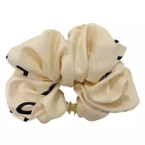 [명품] 26SS  C 설키 실크 앤 브래스 스크런치 팔찌 헤어 액세서리 골드 화이