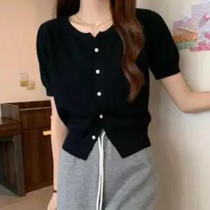 [오노마] ONM 여성 여름 데일리 파스텔 크롭 슬림핏 반팔 가디건