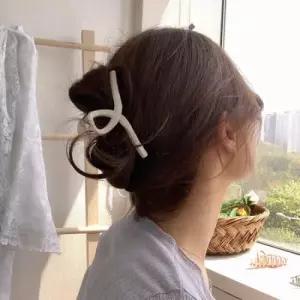 아트박스 미니멜로즈 고급 웨이브 유광 올림머리 집게핀 헤어핀