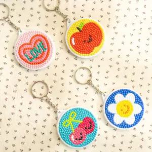 [오피스스쿨] 민화샵 KC인증 사랑하기 보석십자수 거울키링 만들기 4종 택1 DIY 인성교육 교과연계 가방열쇠고리 아크릴굿즈