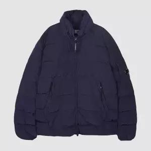 [CP컴퍼니] 크롬R 패딩 자켓 나이트쉐이드 17CMOW016A 005904G 799 102211914