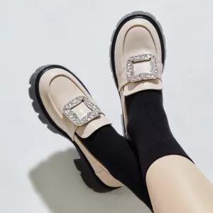 엠.무크 티나 소가죽 쥬얼 청키로퍼 아이보리 516523207AQ