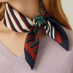 [헤지스](대구신세계)[SILK100%] 브라운 스트라이프 사각 실크 스카프 HIMU6E802W2