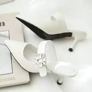 [신상오픈런]뾰족코 파스텔뮬 하이힐 흰색 스틸레토 큐빅 (30316898)