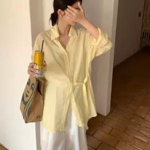 휴앤핏 여성 레이스 트림 벨티드 롱셔츠 루즈핏 여름롱셔츠 블라우스