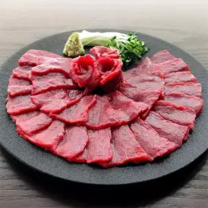 마장동에서 당일 작업한 국내산 소고기 육사시미 300g + 뭉티기소스 신선 썰어서 냉장