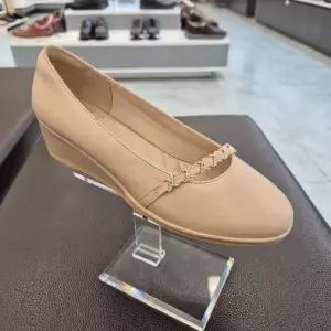 [ELCANTO]엘칸토 HC11 양가죽 여성 펌프스 4CM 웨지 세미정장 펌프스 D6Q9U61V335 (S47334629)