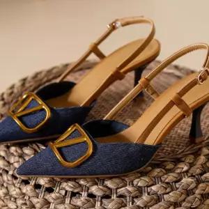 뾰족코 스틸레토 샌들 여성 하이힐 데님룩 오피스룩 봄 가을 데일리 편한 구두