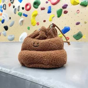 귀여운 똥 이모티콘이 그려진 클라이밍 볼더링 초크백