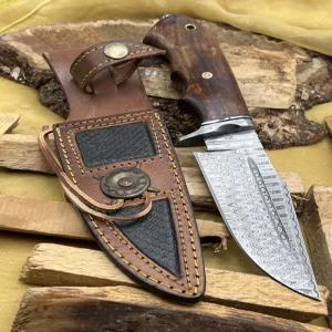 다마스쿠스 나이프 200+ 레이어 핸드 단조 스틸 고정 블레이드와 호두나무 손잡이 5.5인치 블레이드 및