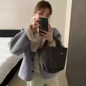 루타꽁몰 여성용 가죽 상큼하고 재킷 머플러 일체형 러블리소프트실속 하프코트에 HO1