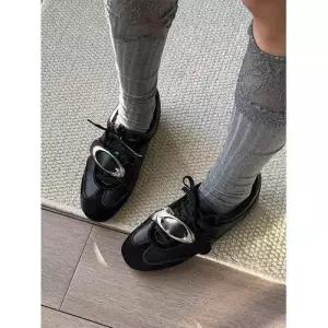 엘럽 여친 플랫 키높이 라운드 도트장식 펌프스 원템5