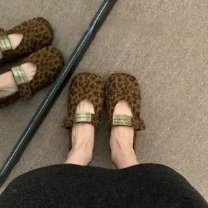 엘럽플랫 스웨이드 스트랩힐 봄가을 슈즈 메리제인 웨딩 컴포트 펌프스 여자 레드 원템3