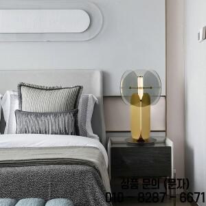 이탈리아 심플 럭셔리 침실 옆 램프 북유럽 유리 올빼미 전시장 예술 장식품 테이블