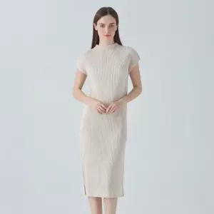 반넥 세로주름 스트레이트 플리츠 원피스_YK02WNPOP02