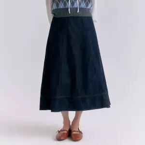 백화점 로엠 벨티드 플레어 롱 데님 스커트 RMWJE4TG11