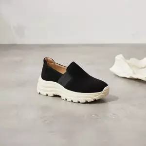 베리슈 남여공용 가볍고 발편한 스웨이드 가죽 4cm 키높이 슬립온 스니커즈 남성 여성 빅사이즈 단화 11205