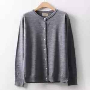 아이우먼 미니콩단추가디건 RM4278M503 빅사이즈 (32622019A)