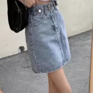 [오노마] ONM 여성 하이웨스트 뒷밴딩 투버튼 데님 미니스커트 청치