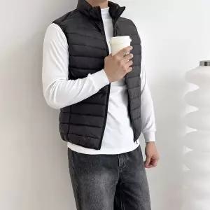 블레오 남자 하이넥 초경량 패딩 조끼 DM2601081139