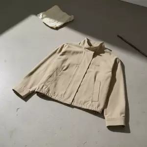 라코스테 관 여성 26SS 하이넥 점퍼 BF513E-56G 02S 베이지 1315745