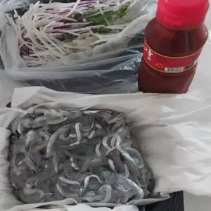 학꽁치회 오늘 잡은 국내 자연산 초고추장 야채 세트 (2kg 손질 후 중량 1kg)