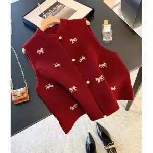 볼사스 여사친 캐주얼 나시 자수 조끼 상의 ADOR1