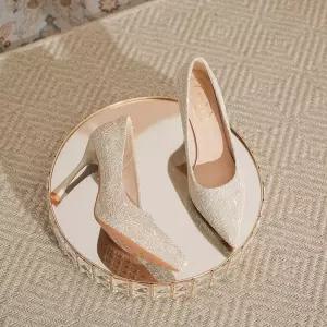 천진반 여사친 데일리룩 신발 힐펌프스 하이힐 프렌치 샴페인색 웨딩화 가보시 신부 여주단 펌프스 발에 무