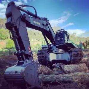 수집품 RC HUINA 1593 굴삭기 1/14 합금 트럭 무선 제어 자동차 22 채널 건설 차량 소리 장난감 어린이 크