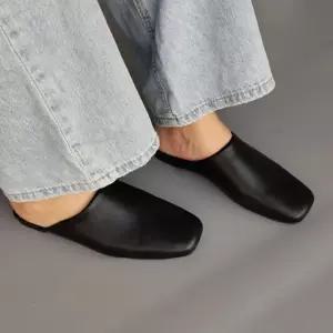 패션슈즈 모던감성 각진코 데일리룩 베스트에어시스템 백오픈슈즈 PZx9+1POo