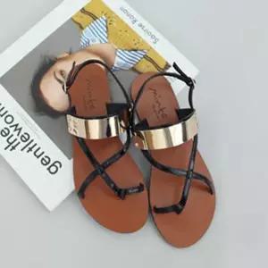 [에이치플러스몰]당일발송 여성 금장 스트랩샌들 쪼리 슬리퍼