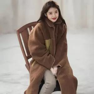 [신상오픈런]여성 하이넥 포켓 디테일 뽀글이 롱 후리스 코트 (44091976)