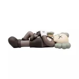 [정품] Kaws Holiday Sin갭 GAPore Vinyl 피규어 Brown 카우스 홀리데이 싱가폴 바이닐 브라운 902024