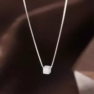 [신상오픈런]여성용 미니 큐브 심플 데일리 목걸이 (44092274)