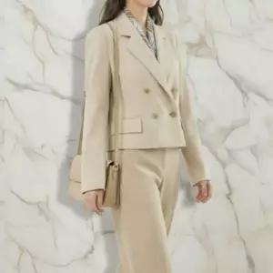 [하프클럽/]여성 크롭 자켓 투버튼 스카프 레이어드 세트