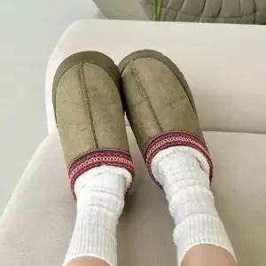 [하프클럽/]여성 겨울 스웨이드 기모 슬리퍼 통굽 뮬