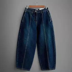 [신상오픈런]여성 커브드 절개 기모 와이드핏 워싱 청바지 (44092325)