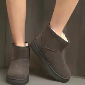 [신상오픈런]여성 겨울 방한 필수 아이템 퍼 안감 스웨이드 중간 부츠 (44092211)