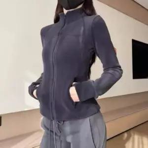 [하프클럽/셀러허브_여성트랜드패션]여성 일상 하이넥 슬림핏 집업 플리스