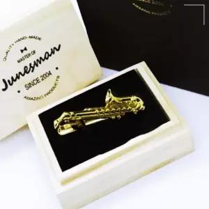 색소폰 넥타이핀 HW19C424