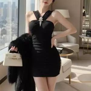 [하프클럽/셀러허브_여성트랜드패션]여성 브로치 주얼리 홀터네크 볼드숄