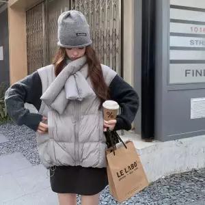 회색 겨울 머플러 조끼 도톰한 다운 덕 여성패션 보온 패딩조끼 장식 DL4