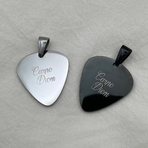 써지컬 커스텀 각인 목걸이 애인 선물 악세사리 팬던트 기타 피크 행운 남자친구 여자친구