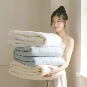 [1+1 특가/무료배송] 복숭아촉감 무소음 무자극 사계절 고정밴드 침대패드 Q