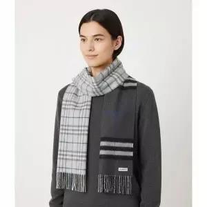 [버버리] 리버시블 체크 캐시미어 스카프 그레이 오프 블랙 152839145