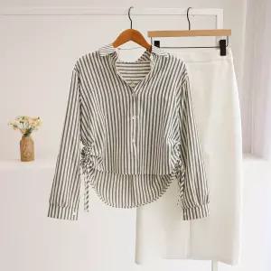 [잇수다] 블론티 언발 스트라이프 스트링 셔링 카라 셔츠