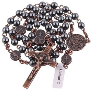 앤티크 구리 도금 세인트 베네딕트 센터 피스 메달과 크루시픽스 크로스 가톨릭 묵주 목걸이가 있는 HanlinCC 6mm 헤마타이트 스톤 블랙 비즈와 벨벳 가방이 남녀용